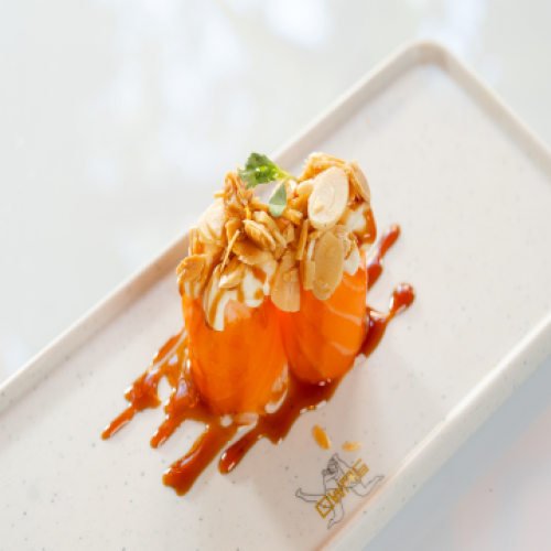 Gunkan De Salmon Con Almendra